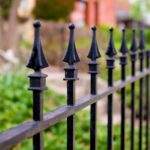 Zäune und Tore aus Metall - Darauf sollten Sie beim Kauf achten