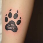 tattoo hundepfote mit namen-Titel