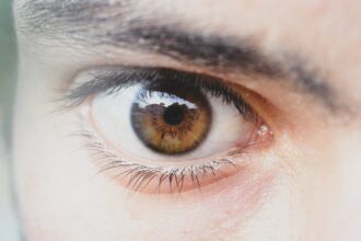 Tipps für den Komfort von Torischen Linsen den ganzen Tag lang