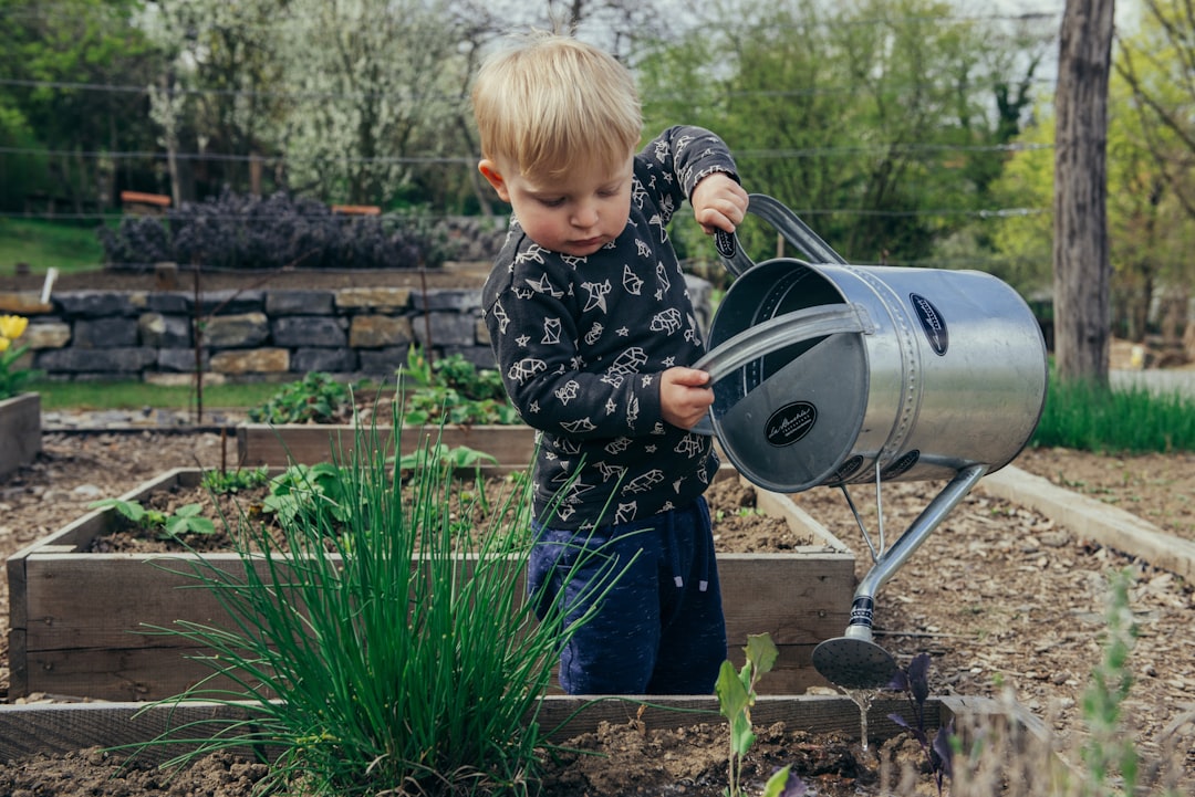 Garten kinderfreundlich gestalten: Ideen für Spiel & Sicherheit